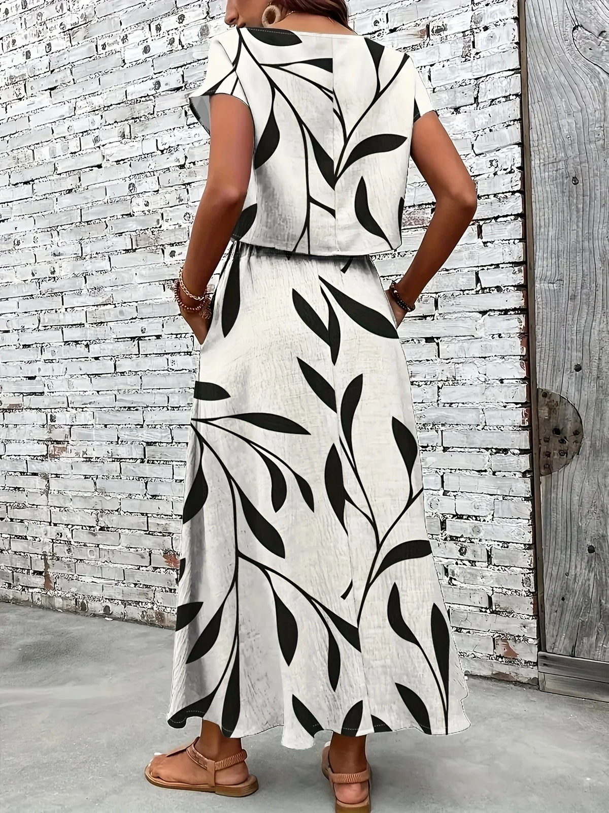 Plus Size Women's Black Leaf Print Short Sleeve Top + Maxi Skirt 2-Piece Set - Casual Daily Style (0XL-4XL)