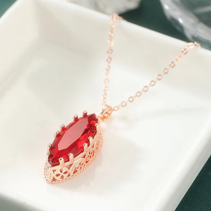 Elegant Luxury Inlaid Red Synthetic Zirconia Rose Golden Pendant Necklace for Women Fashion Romantic Banquet Anniversary Jewelry