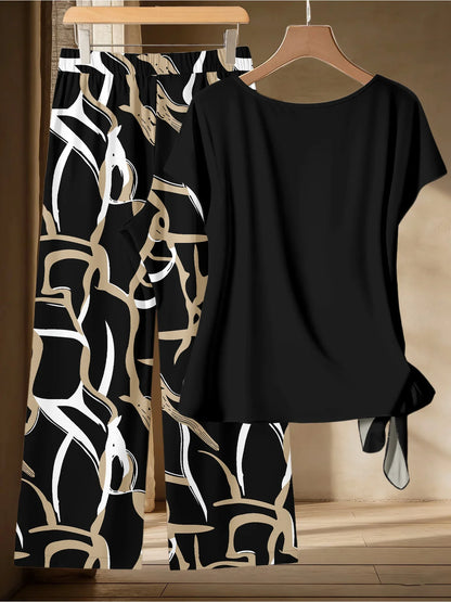Casual and Elegant Women's Plus Size Premium Black Gold Abstract Print