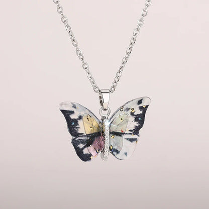 Huitan Aesthetic Butterfly Pendant Necklace for Women Silver Color/Gold Color Inlaid Shiny CZ Fashion Party Accessories Jewelry