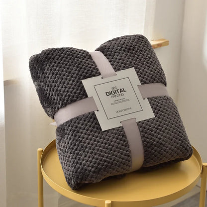 Fluffy Coral Velvet Blanket Flannel Plush Comfortable Thickened and Warm Soft Sofa Throw Blanket for Air-Conditioned Room Luxury