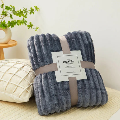 1pc Fluffy Coral Velvet Blanket Air-Conditioned Flannel Plush Comfortable Thickened and Warm Soft Plush Throw Blanket Bed Cover