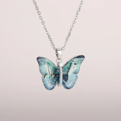 Huitan Aesthetic Butterfly Pendant Necklace for Women Silver Color/Gold Color Inlaid Shiny CZ Fashion Party Accessories Jewelry