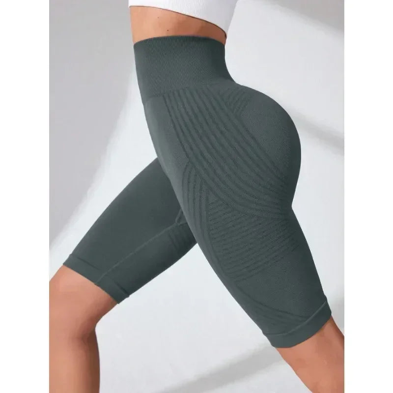 Women‘s Seamless Yoga Shorts High Waisted Striped Slim Shorts Sexy Butt Lifting Gym Trainning High Elastic Five Point Pants
