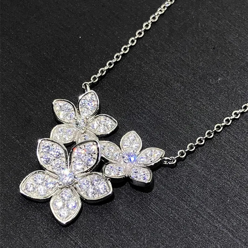 Huitan Shiny Flowers Design Pendant Necklace with Cubic Zirconia Graceful Trendy Accessories for Women Aesthetic Wedding Jewelry