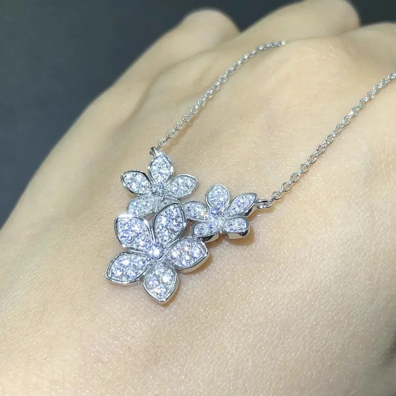 Huitan Shiny Flowers Design Pendant Necklace with Cubic Zirconia Graceful Trendy Accessories for Women Aesthetic Wedding Jewelry