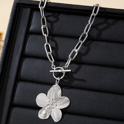 A Fashionable Women's Pendant Necklace, Vintage Simple Wisteria Flower Necklace, Elegant and Versatile Flower Pendant Necklace, No Box