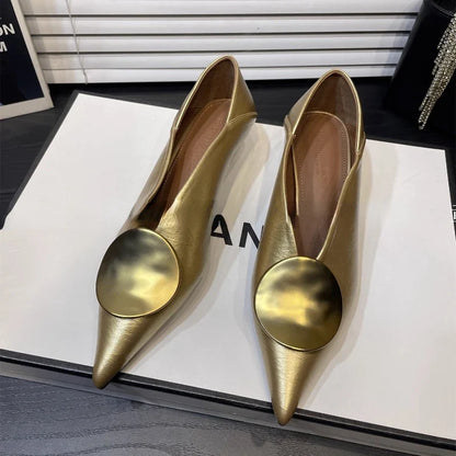 Women's New Low-cut Shoes Spring and Autumn Fashion Metal Decorative Comfortable Lightweight Wear-resistant Casual Shoes.