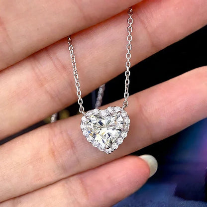 Huitan Heart Women Pendant Necklace Romantic Wedding Party Simple Style Accessories Inlaid Shining CZ Fashion Lady Jewelry Gift