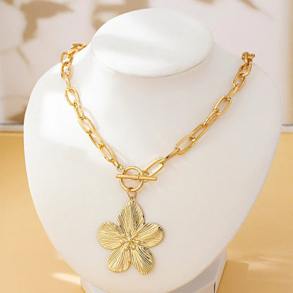 A Fashionable Women's Pendant Necklace, Vintage Simple Wisteria Flower Necklace, Elegant and Versatile Flower Pendant Necklace, No Box