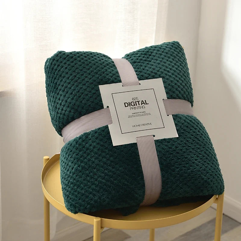 Fluffy Coral Velvet Blanket Flannel Plush Comfortable Thickened and Warm Soft Sofa Throw Blanket for Air-Conditioned Room Luxury