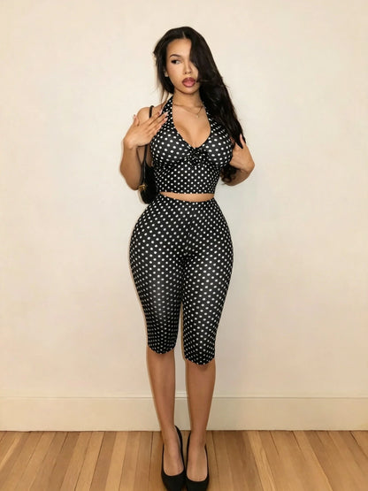 Millennial Hot Girl Polka Dot Slim-Fit Set: Halter Neck Backless Crop Top and Tight-Fitting Hip-Hugging Mid-Length Shorts That Accentuate the Figure, Two-Piece Set