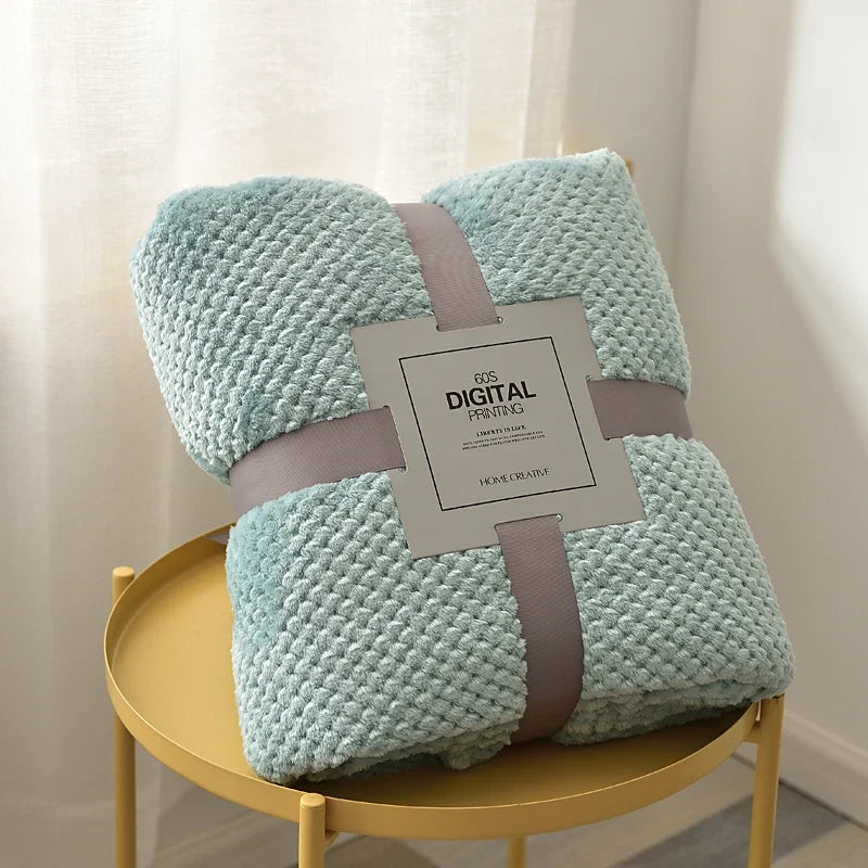 Fluffy Coral Velvet Blanket Flannel Plush Comfortable Thickened and Warm Soft Sofa Throw Blanket for Air-Conditioned Room Luxury