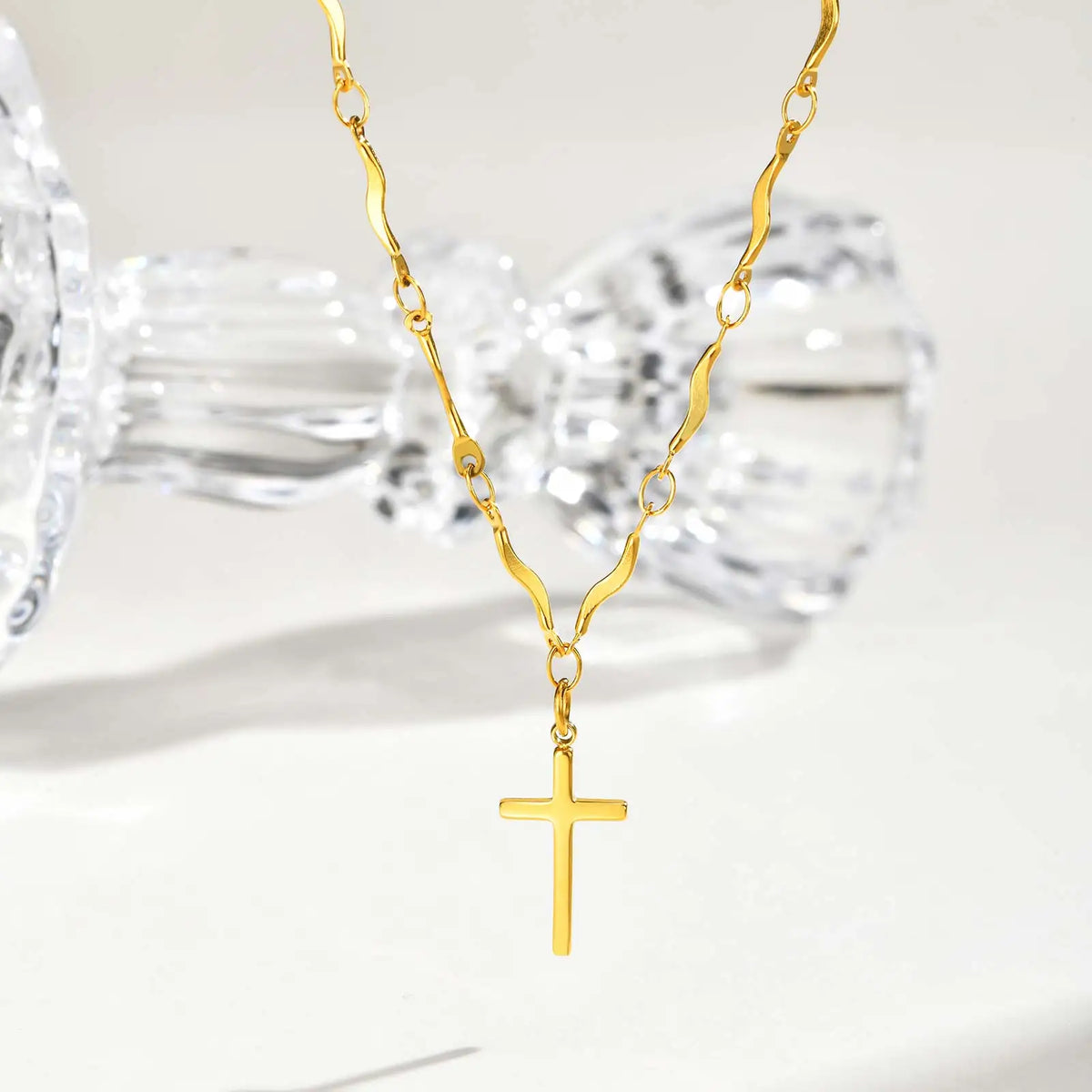 Minimalist Stainless Steel Cross Pendant Necklace, Non-fading Gold Plated Wave Chain Charm Necklace, Exquisite Jewelry for Women