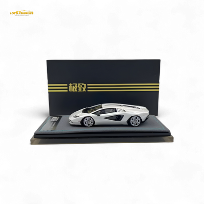 Extreme Club Lamborghini Countach LPI800-4 White 1:64