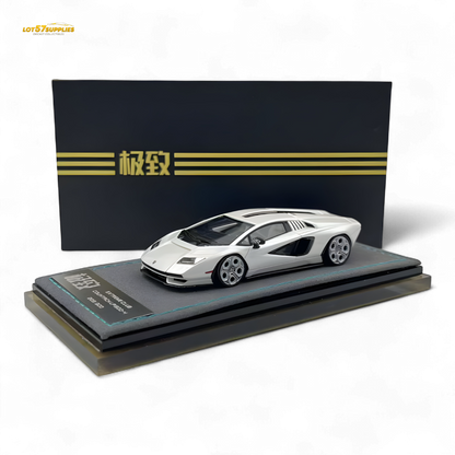 Extreme Club Lamborghini Countach LPI800-4 White 1:64