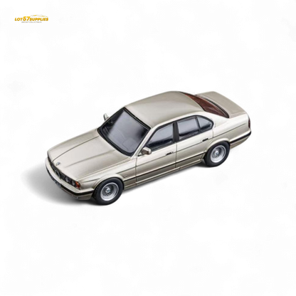 DCM BMW E34 5-Series Sedan Cashmere Beagle Gold 1:64