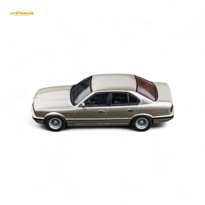 DCM BMW E34 5-Series Sedan Cashmere Beagle Gold 1:64