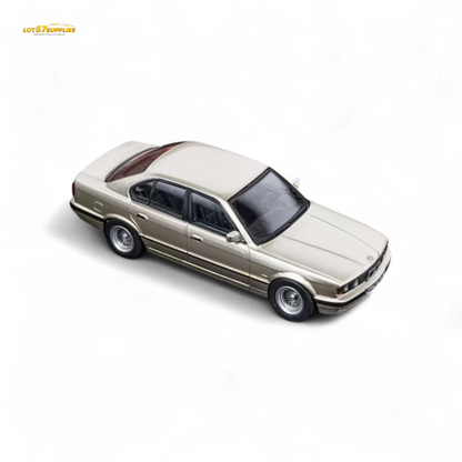 DCM BMW E34 5-Series Sedan Cashmere Beagle Gold 1:64