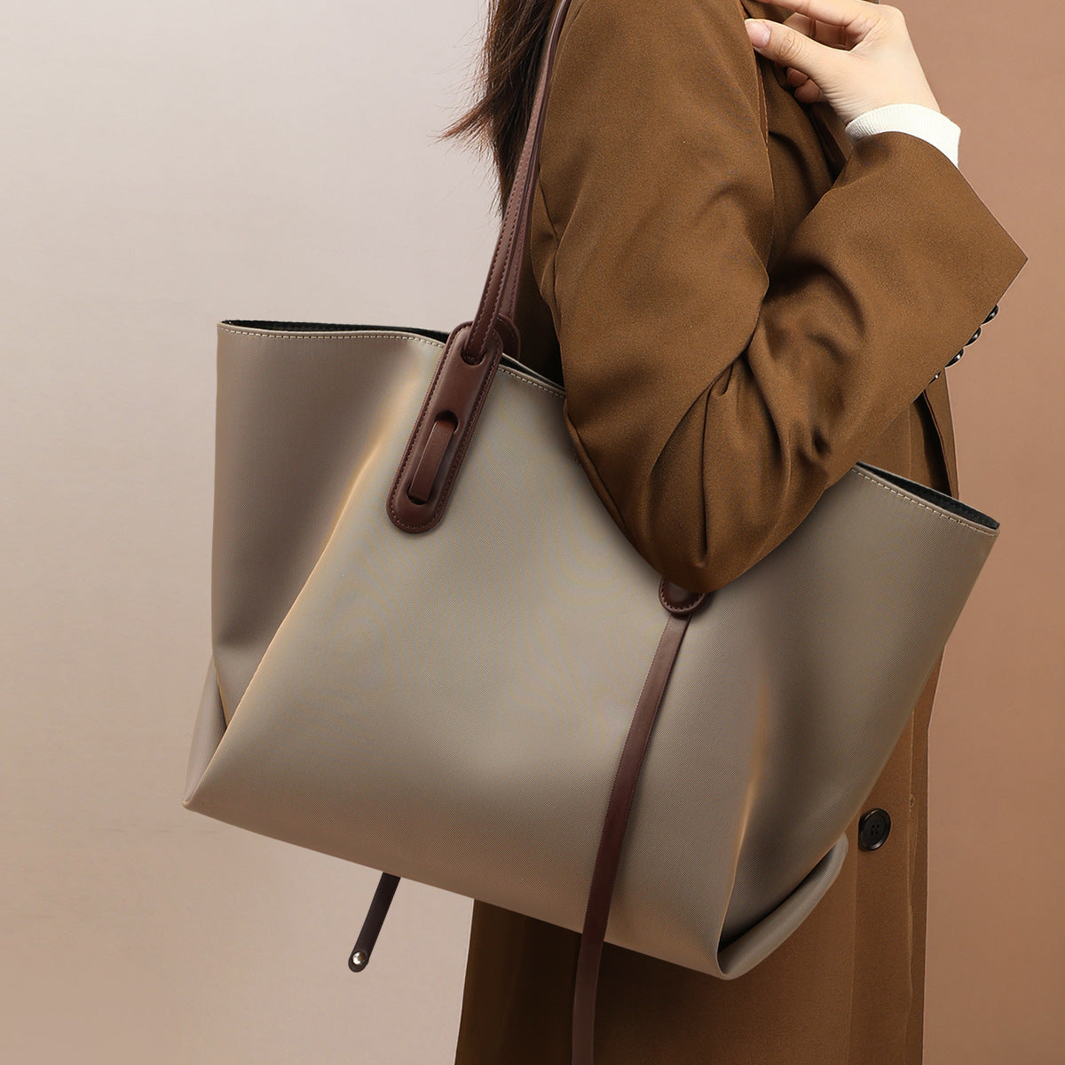 New Arrival Womens High-end Canvas Tote Bag With Large Capacity And A Shoulder Strap