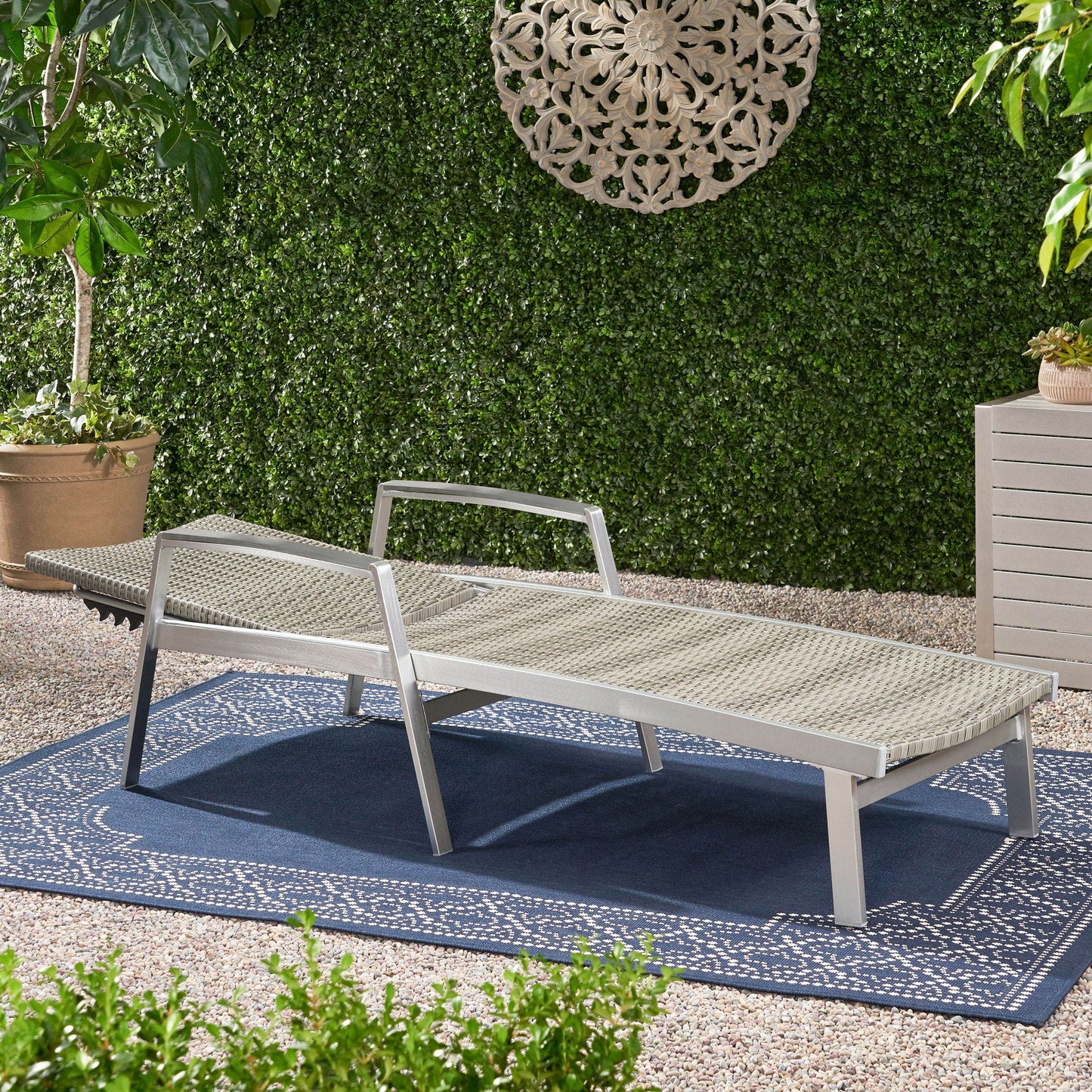 Oxton Chaise Lounge