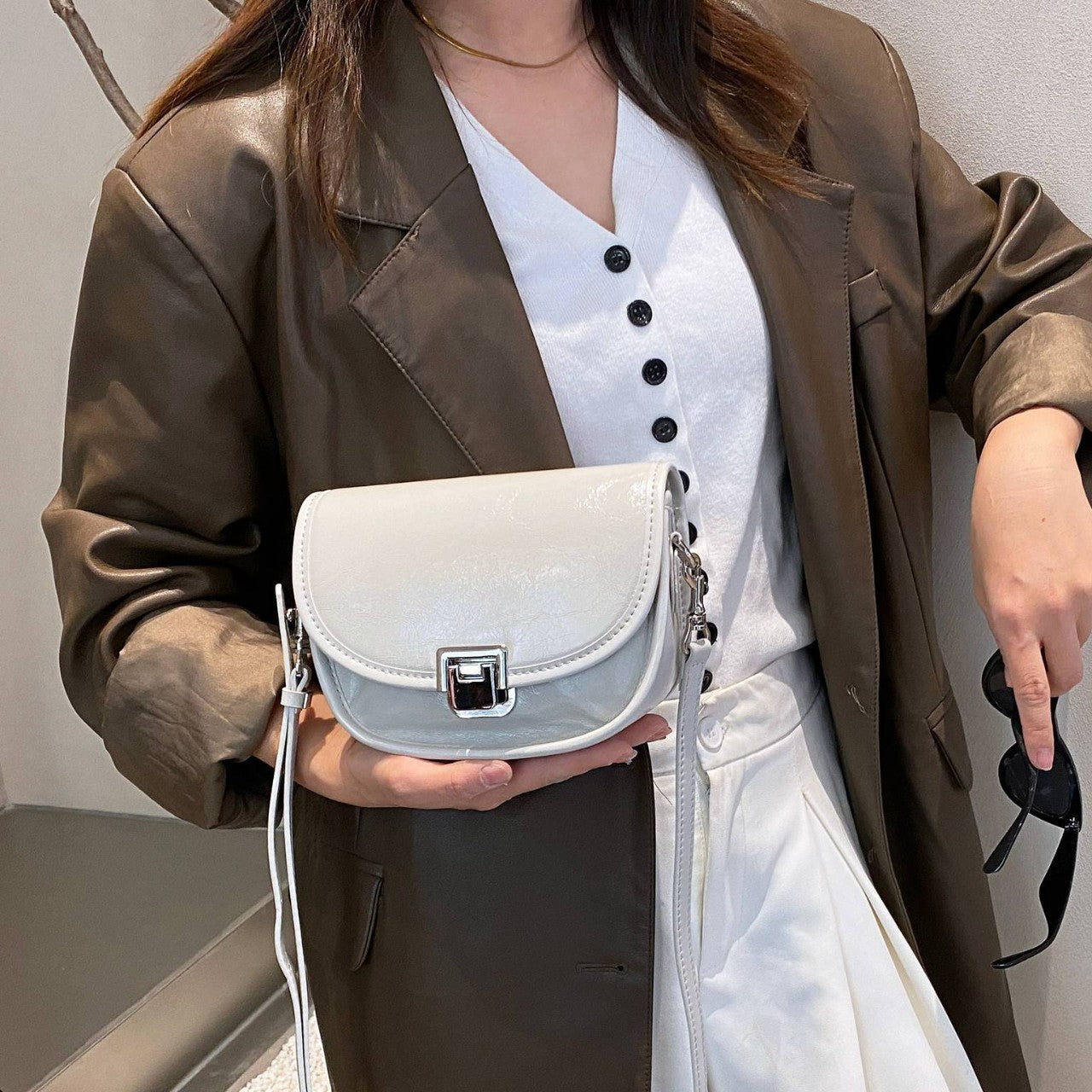 Genuine Leather Women's Bag, Light Luxury New Style, High-end Feel Saddle Bag, Genuine Leather Shoulder Bag, Oil-wax Leather Crossbody Half-moon Bag