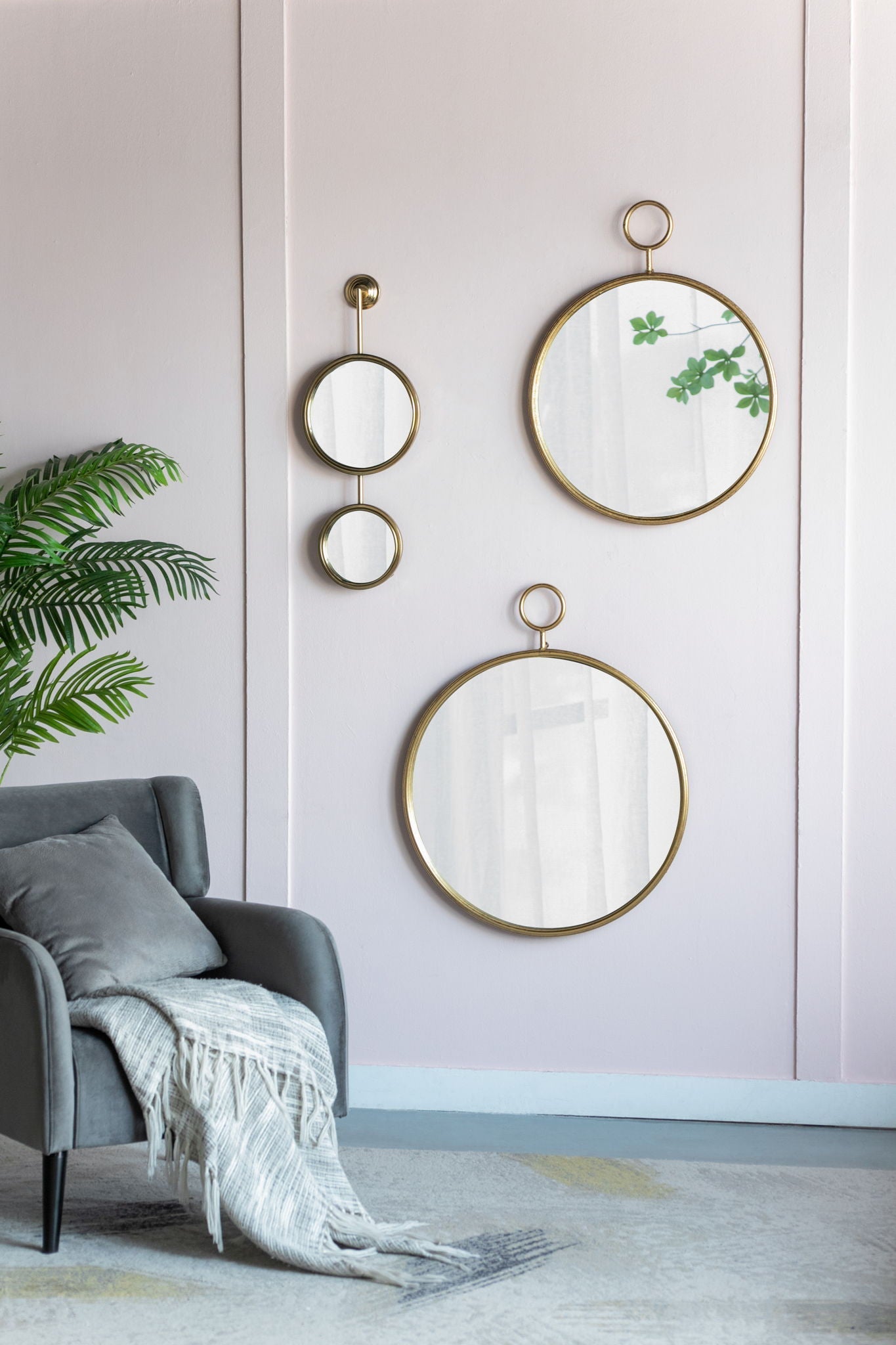 Circle Wall Mirror With Iron Frame, Accent Mirror For Living Room