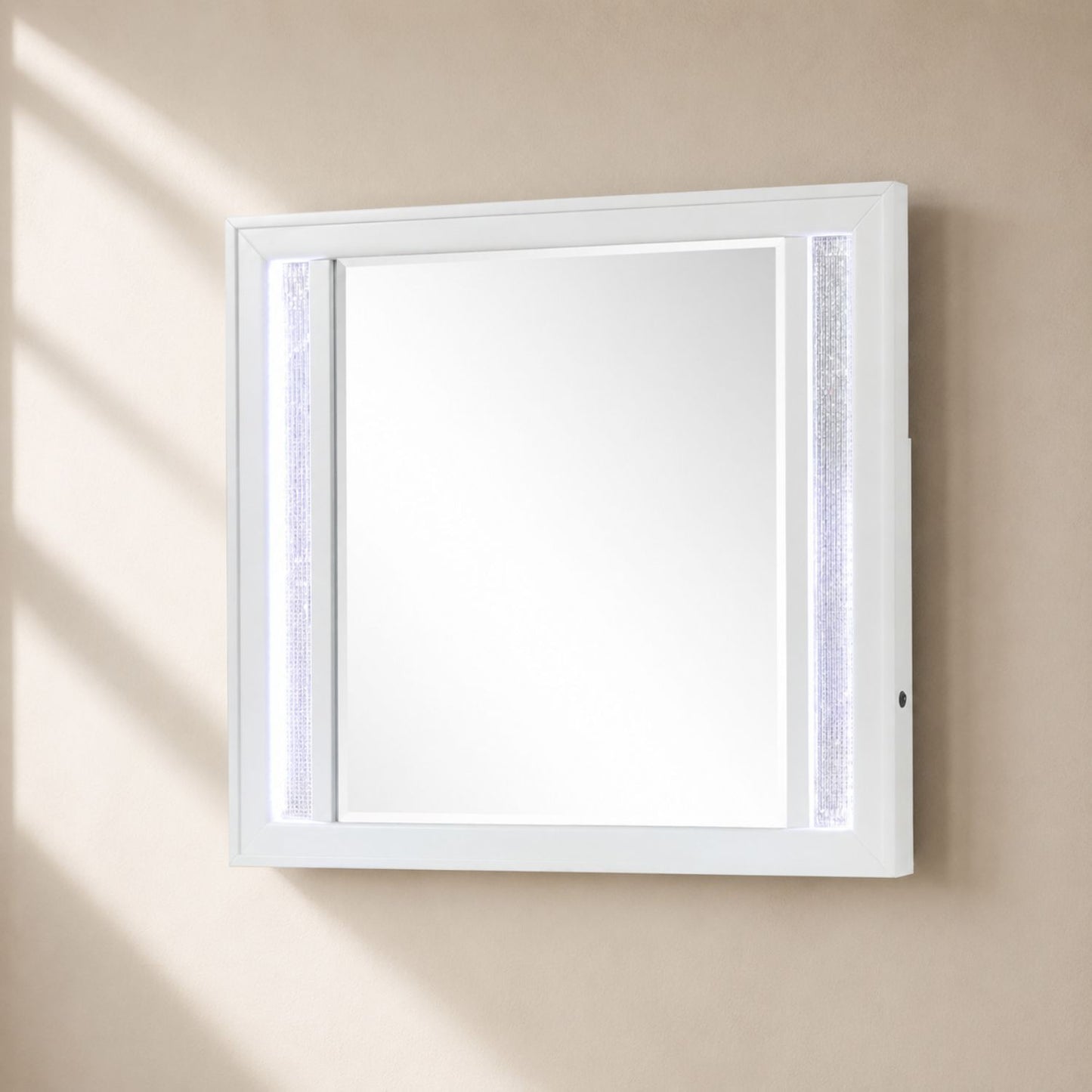 Abigale - Mirror For Dresser Top Made With LED (Includes Only Mirror) - White