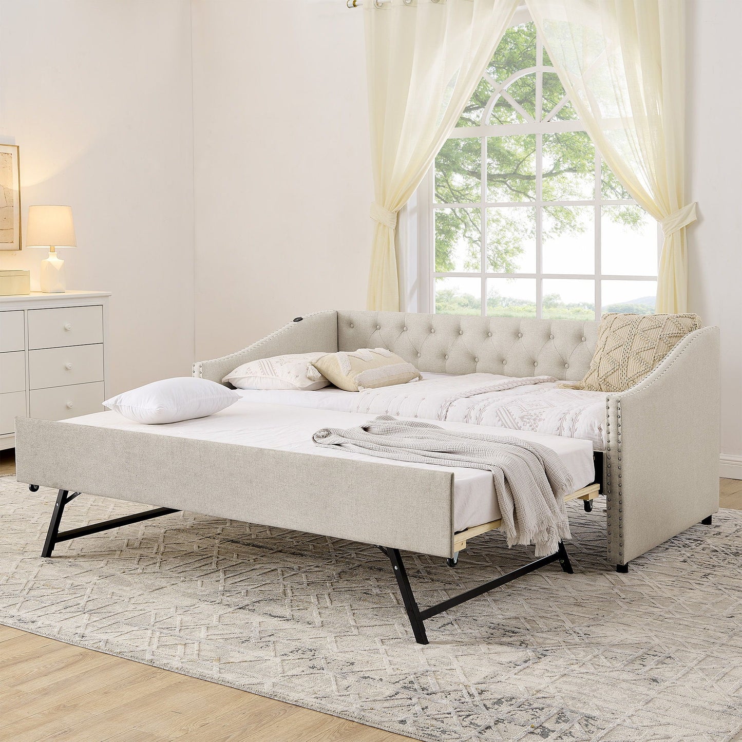 Upholstered Daybed With USB Charging & Pull Out Bed