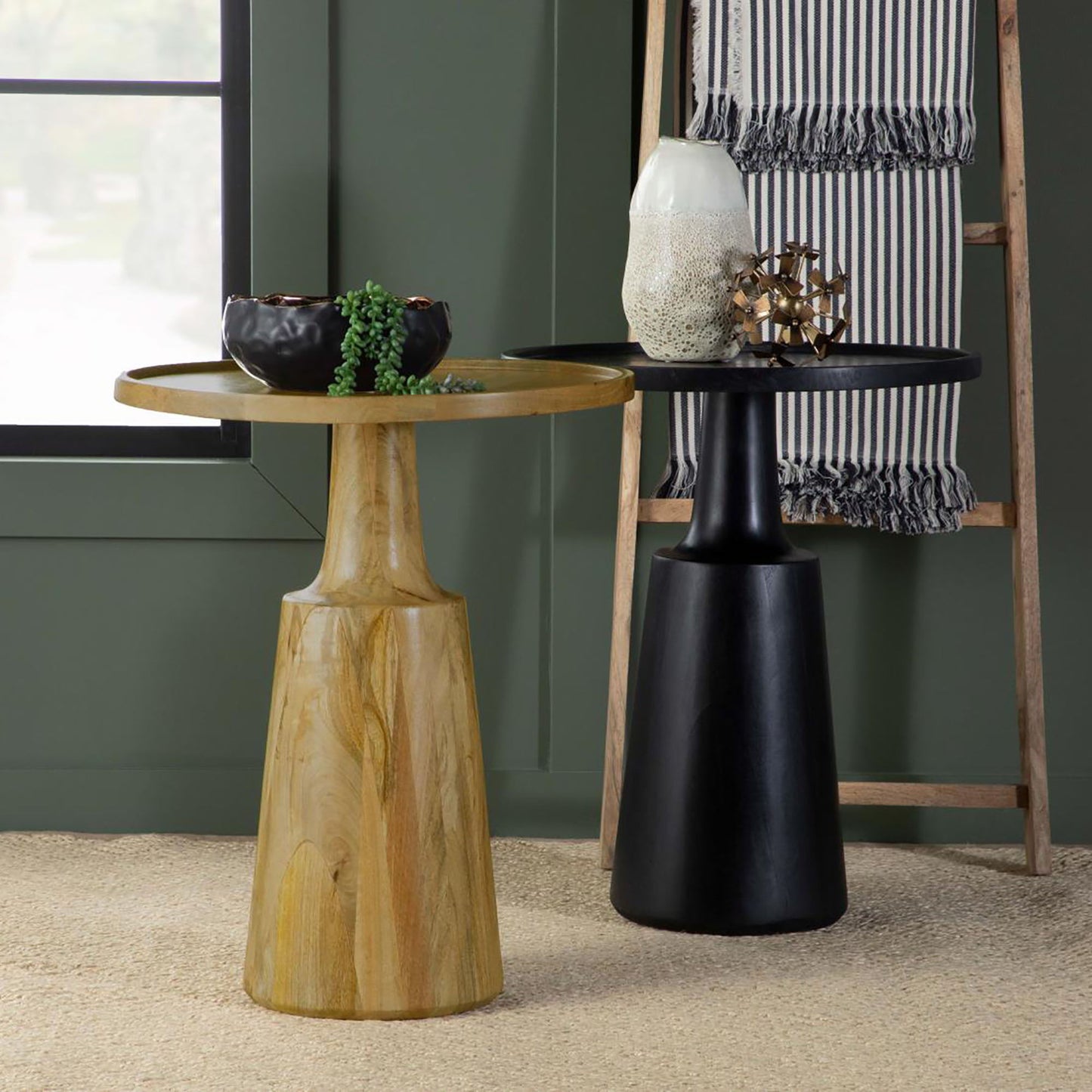 Stain Pedestal Accent Round Table With Lipped Top - Black