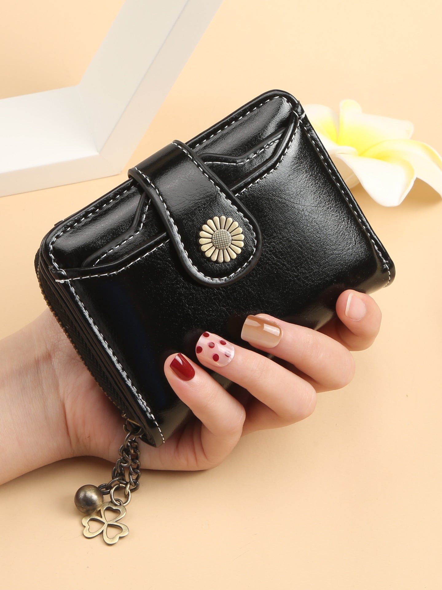 New Womens Wallet Fashionable Tassel Design Zip-around Short Style With Multiple Card Slots