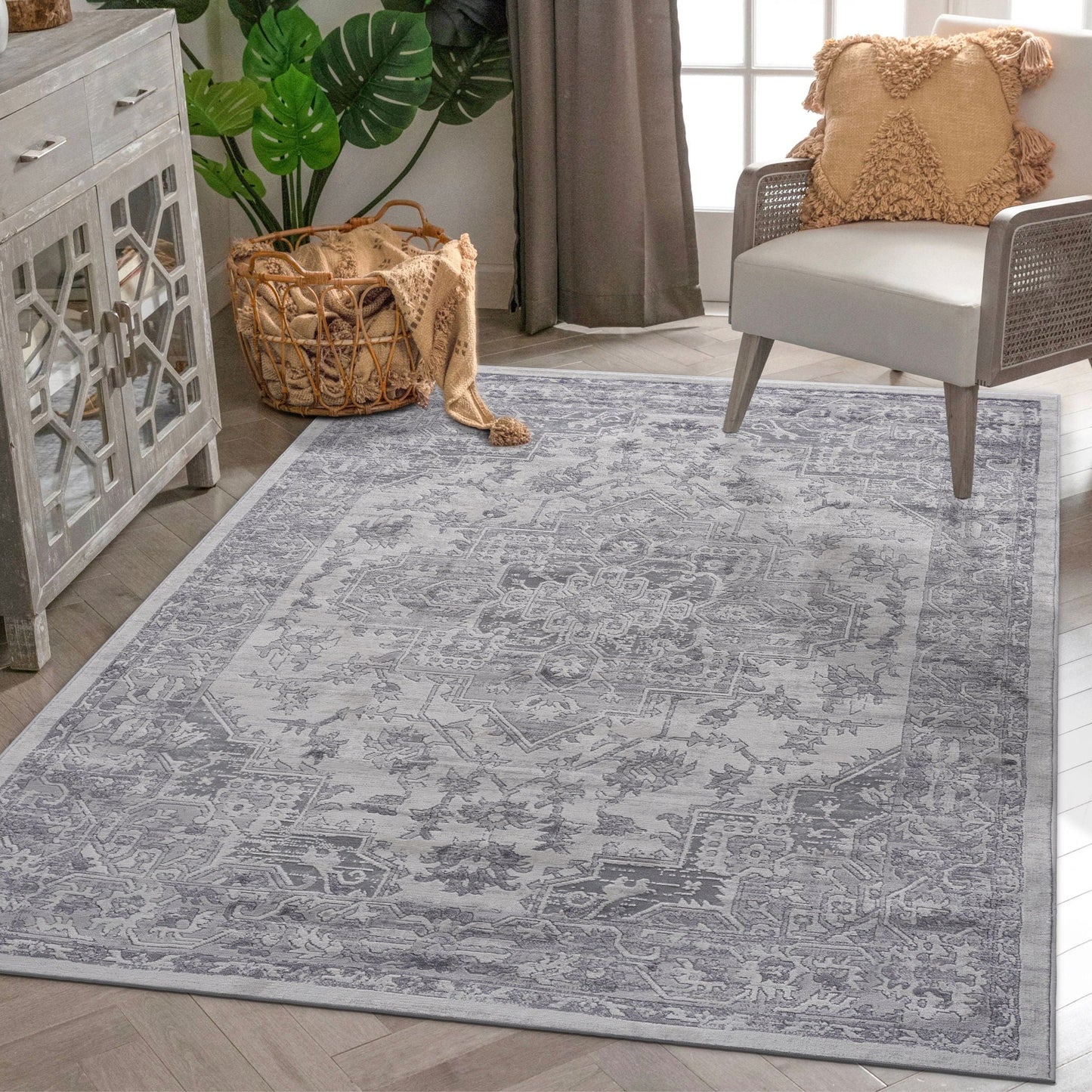 Marfi - 6' X 9' Oriental Area Rug - Silver