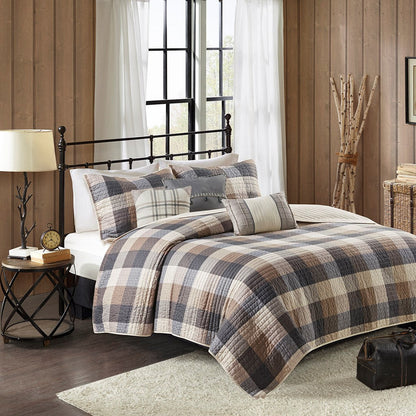 6 Piece Printed Herringbone Quilt Set with Throw Pillows