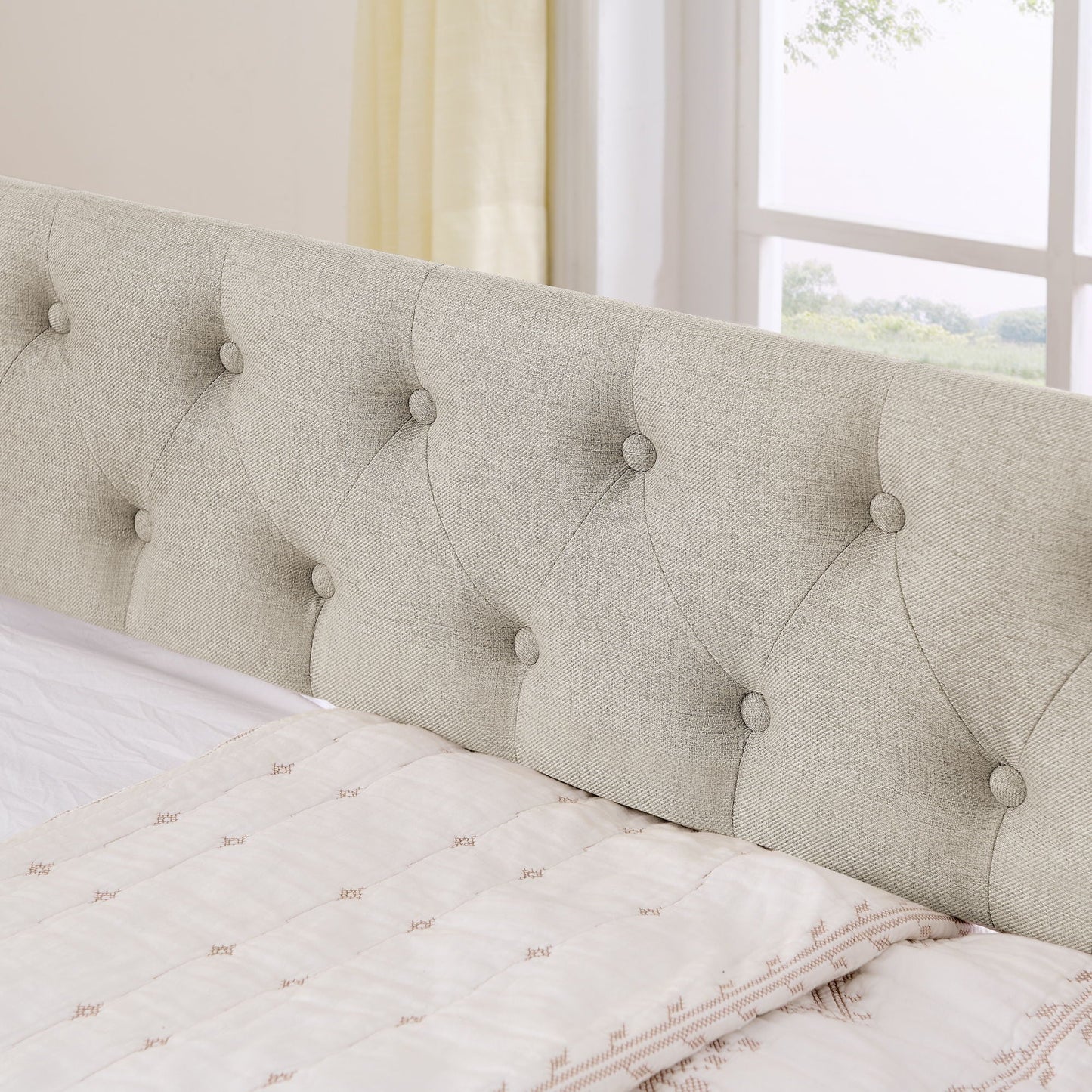 Upholstered Daybed With USB Charging & Pull Out Bed