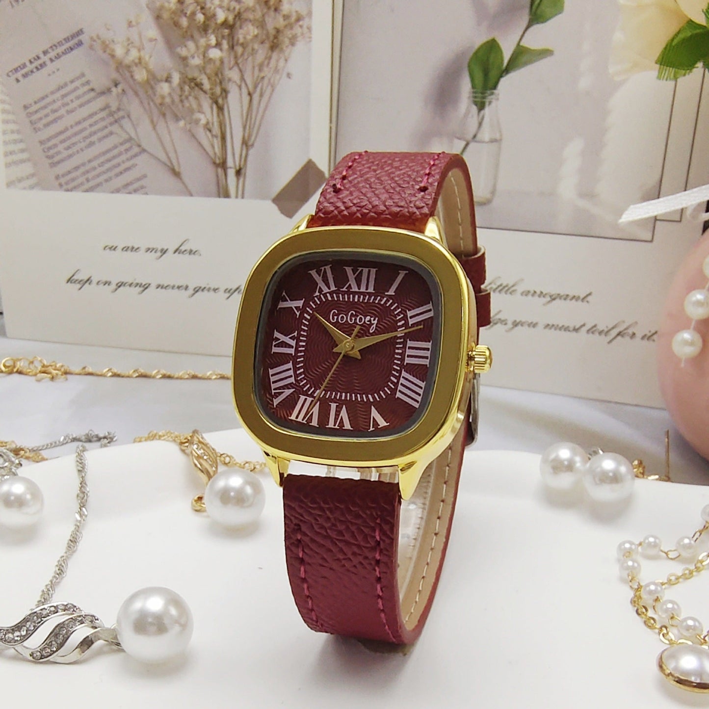 Retro Roman Dial Leather Strap Watch For Women