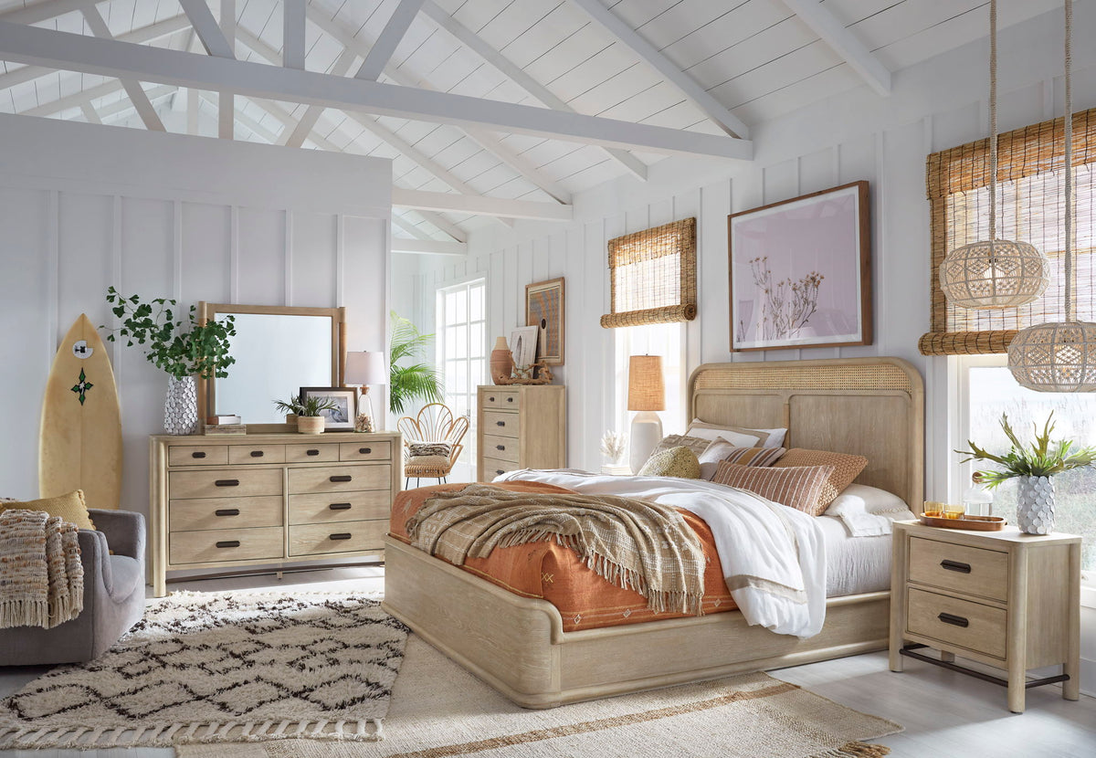 Sunset Cove - Drawer Dresser With Metal Stretchers
