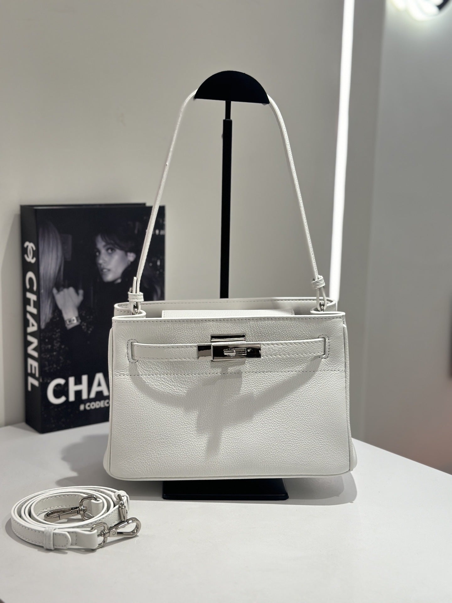 New Genuine Leather Women's Bag, High-end Kelly Style, Top-grain Cowhide, Single Shoulder, Birkin-style, Perfect For Work And Underarm Wear