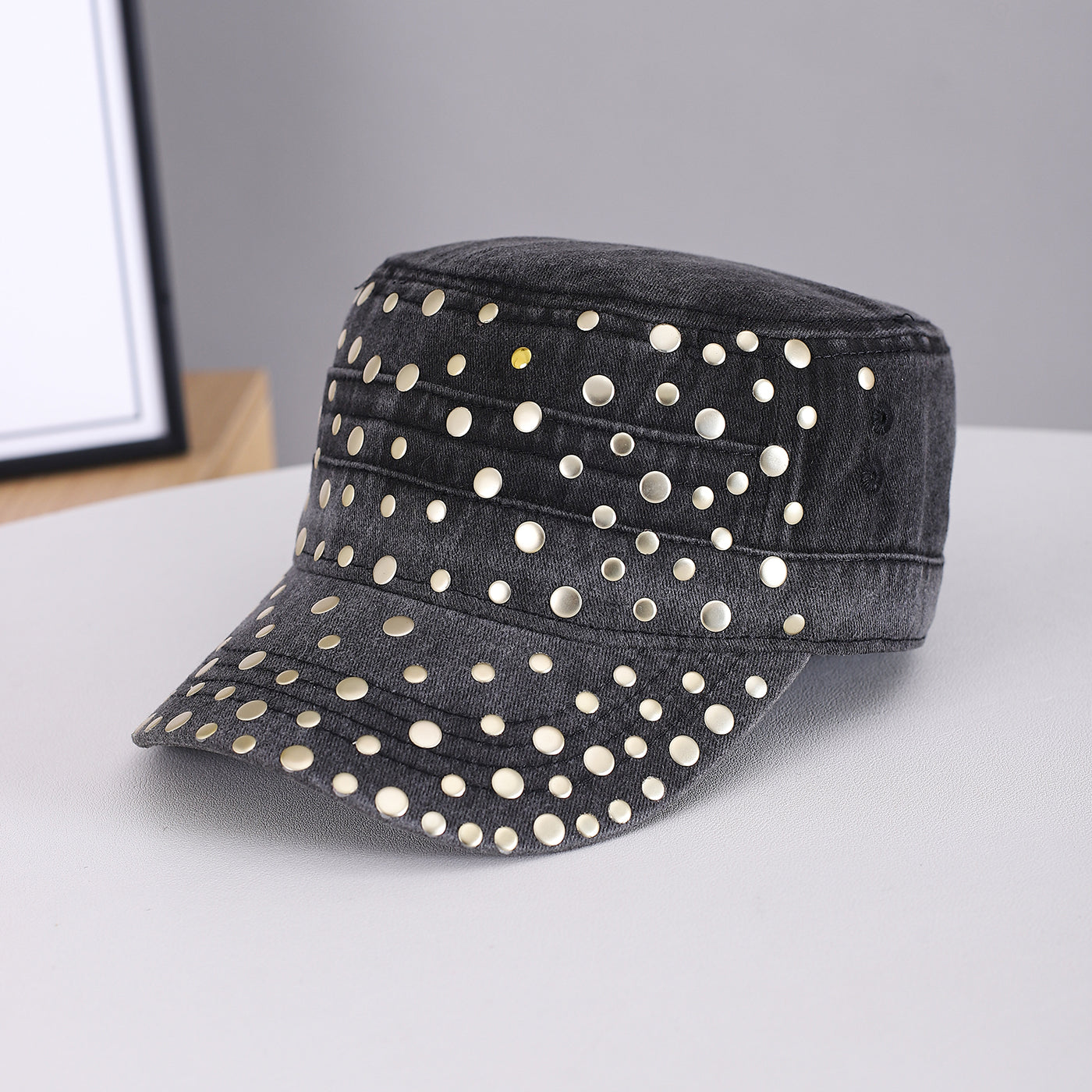 Men's And Women's Metal Rivet Decorated Washed And Distressed Material Flat-top Style Retro Punk Hat. Suitable For Daily Street Wear In School Settings.