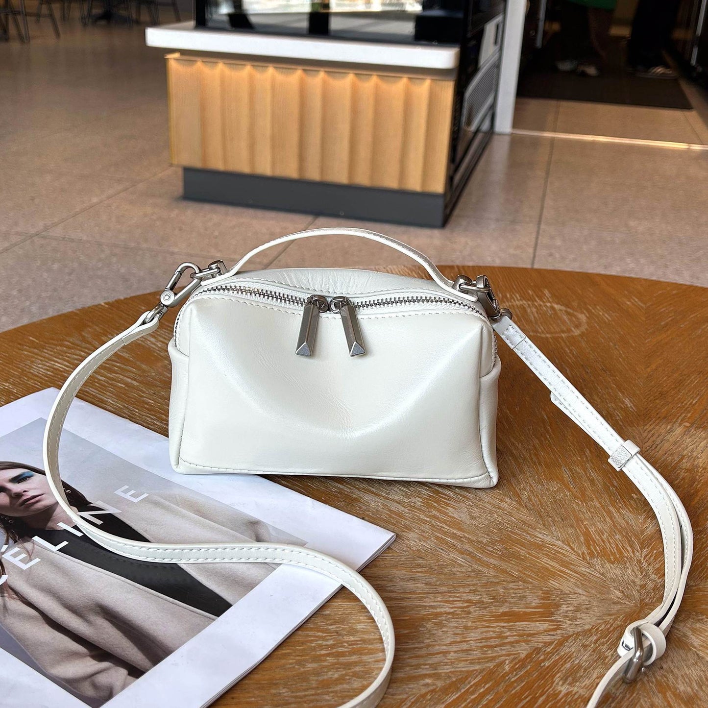 Cross-border Top-grain Vegetable-tanned Leather Small Square Crossbody Bag, Single Shoulder, Stylish And Compact Handheld Phone Bag