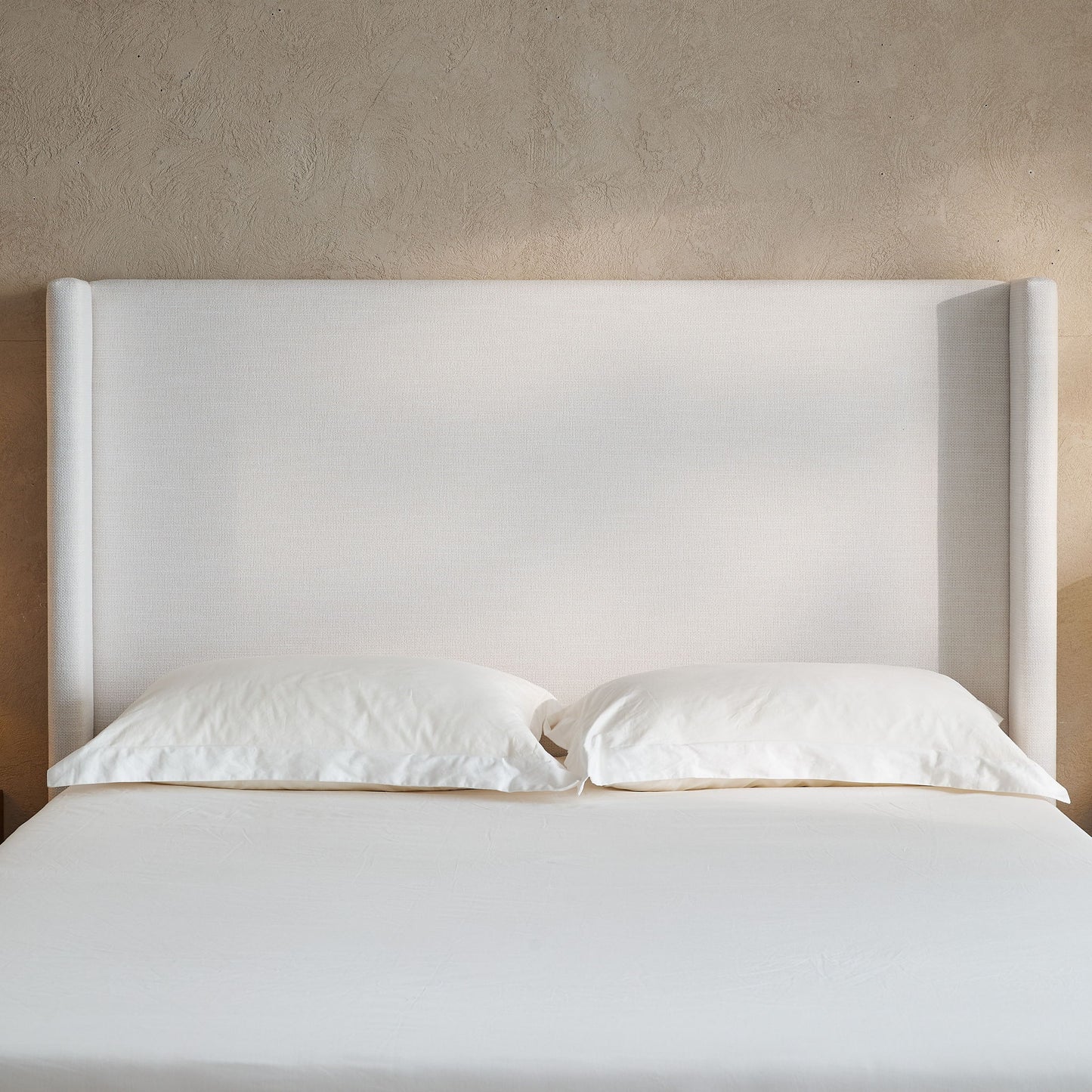 Hosford - Minimalist Upholstered Wingback Bed