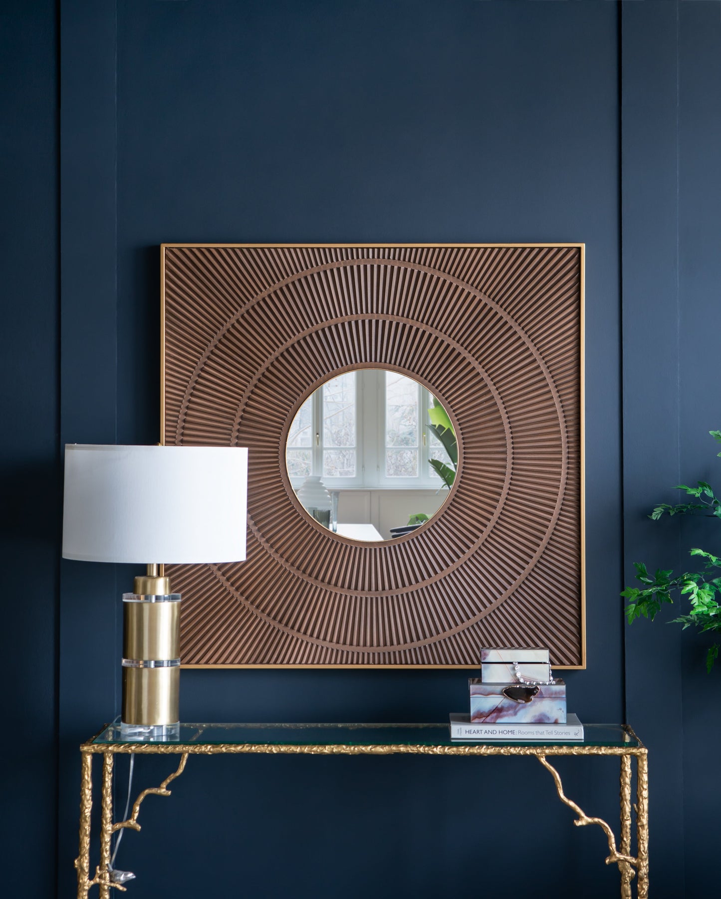 D15x25.5" Table Lamp