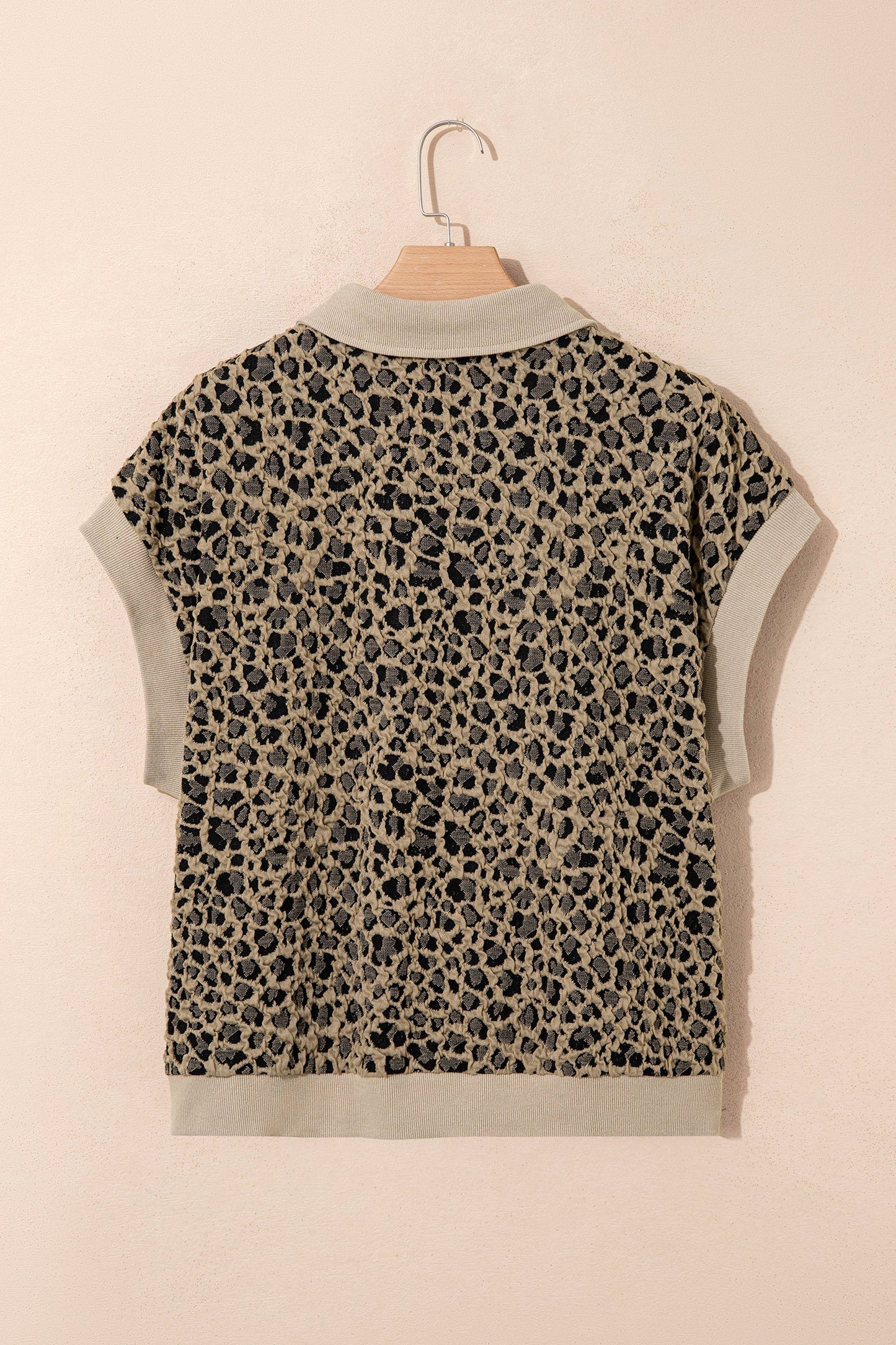 Veda Collar Cuffed Sleeve PLUS Top