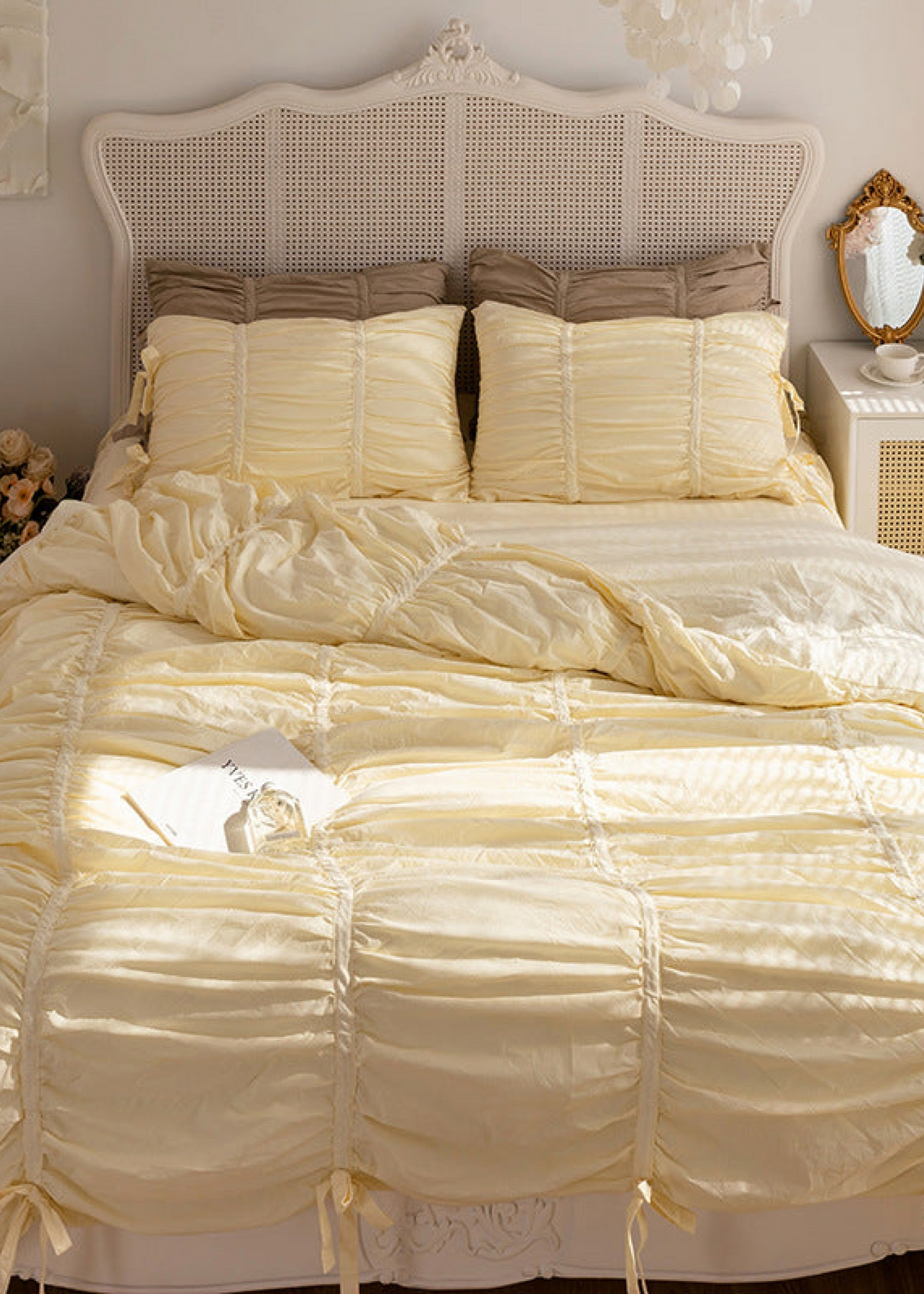Coquette Ruffle Bedding Set with Ties / White