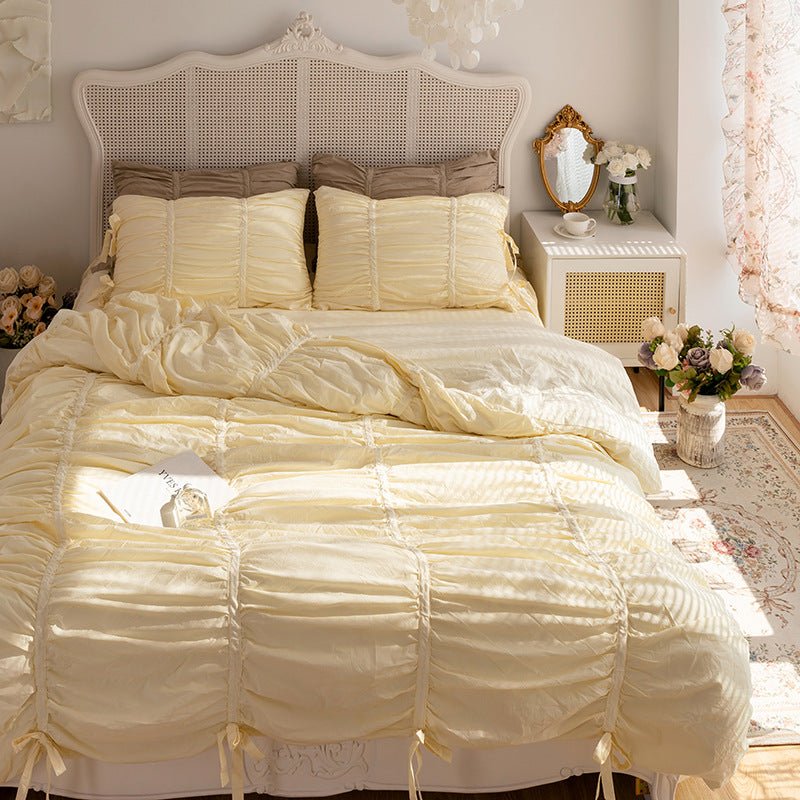 Coquette Ruffle Bedding Set with Ties / Pink