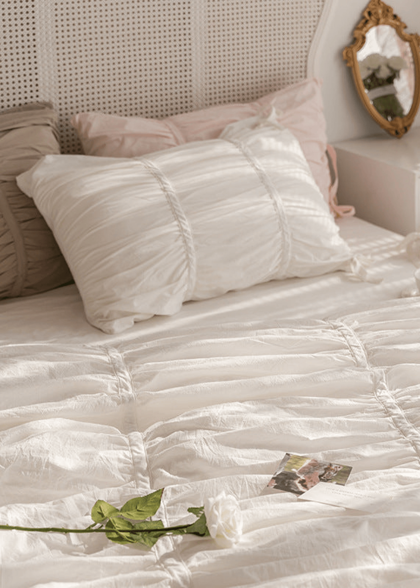 Coquette Ruffle Bedding Set with Ties / Pink