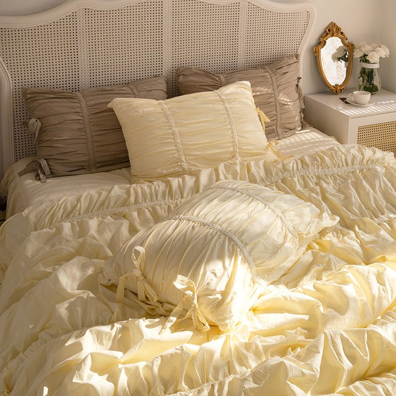 Coquette Ruffle Bedding Set with Ties / Pink