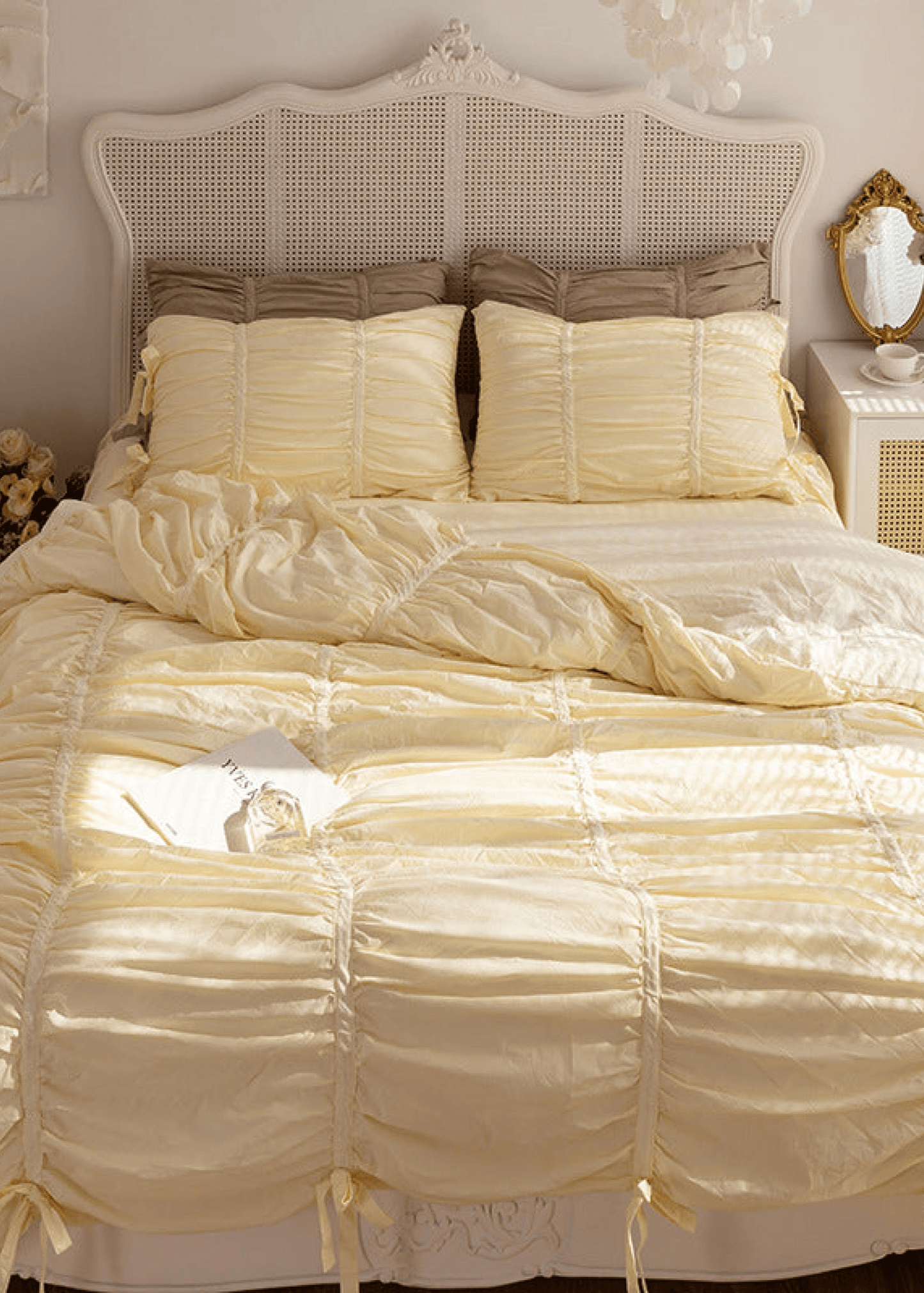 Coquette Ruffle Bedding Set with Ties / Pink