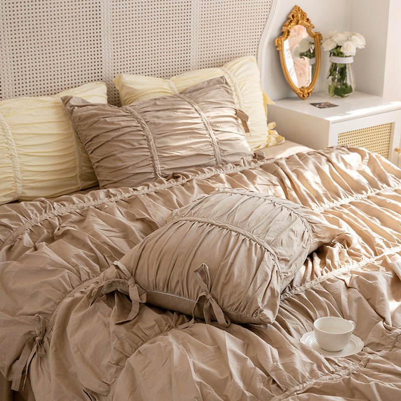 Coquette Ruffle Bedding Set with Ties / Pink