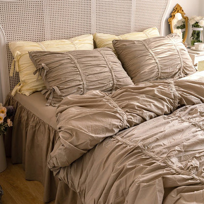 Coquette Ruffle Bedding Set with Ties / White