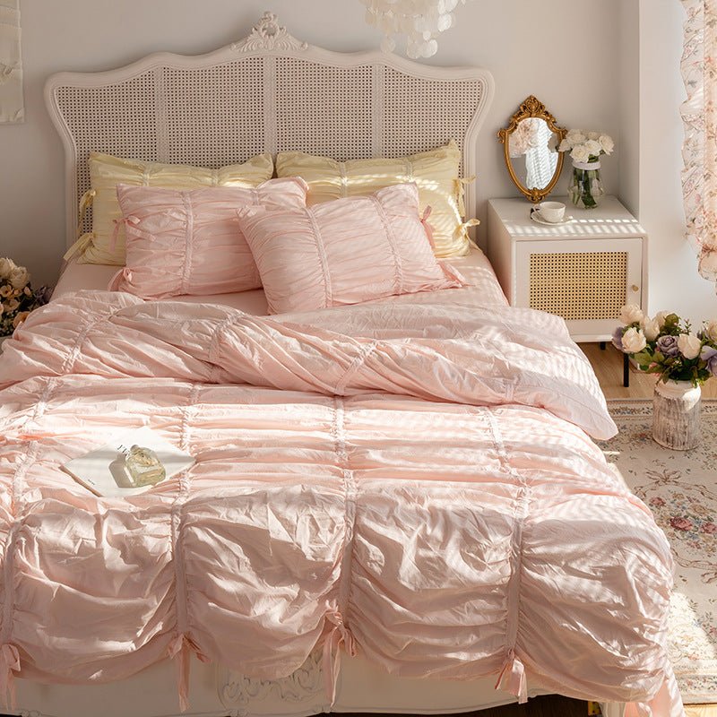 Coquette Ruffle Bedding Set with Ties / White